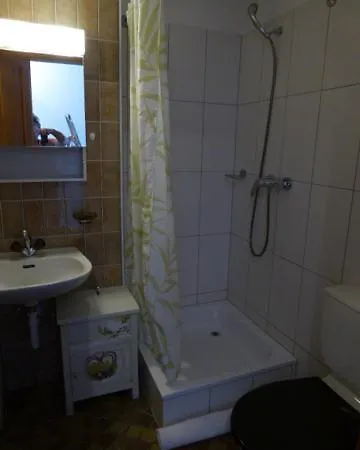 Belcombes Apartment *
